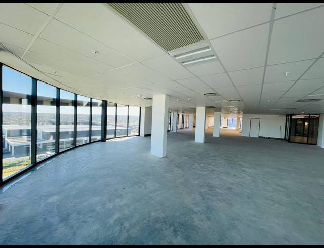 581M² OFFICE TO LET IN VORNA VALLEY